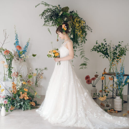 花と写真と結婚式の様子