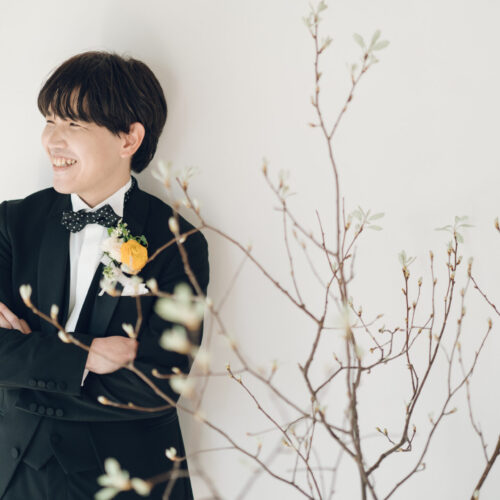 花と写真と結婚式の様子