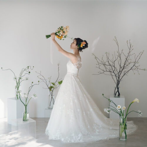 花と写真と結婚式の様子