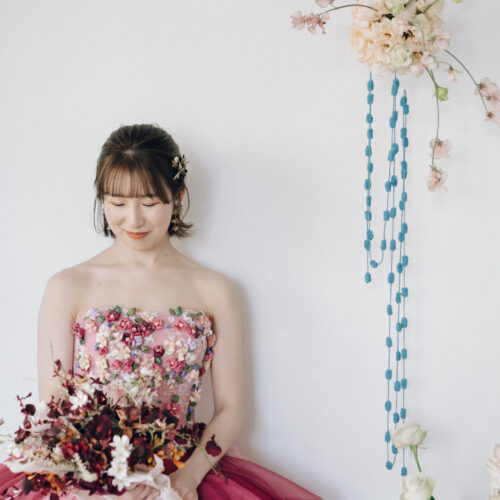 花と写真と結婚式の様子