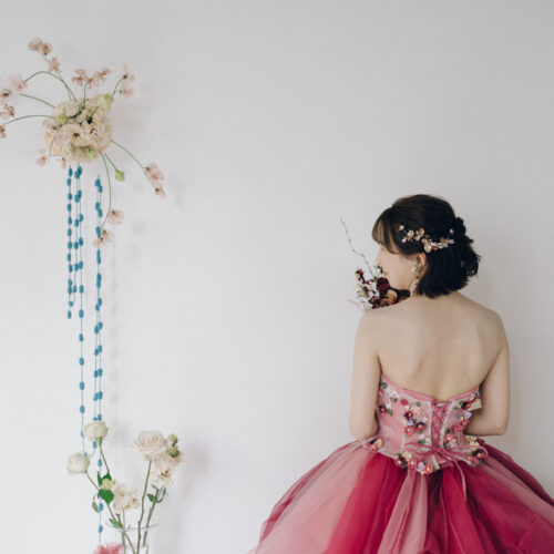 花と写真と結婚式の様子