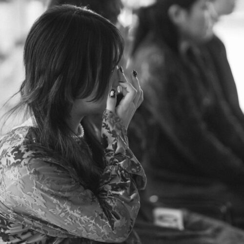 花と写真と結婚式の様子