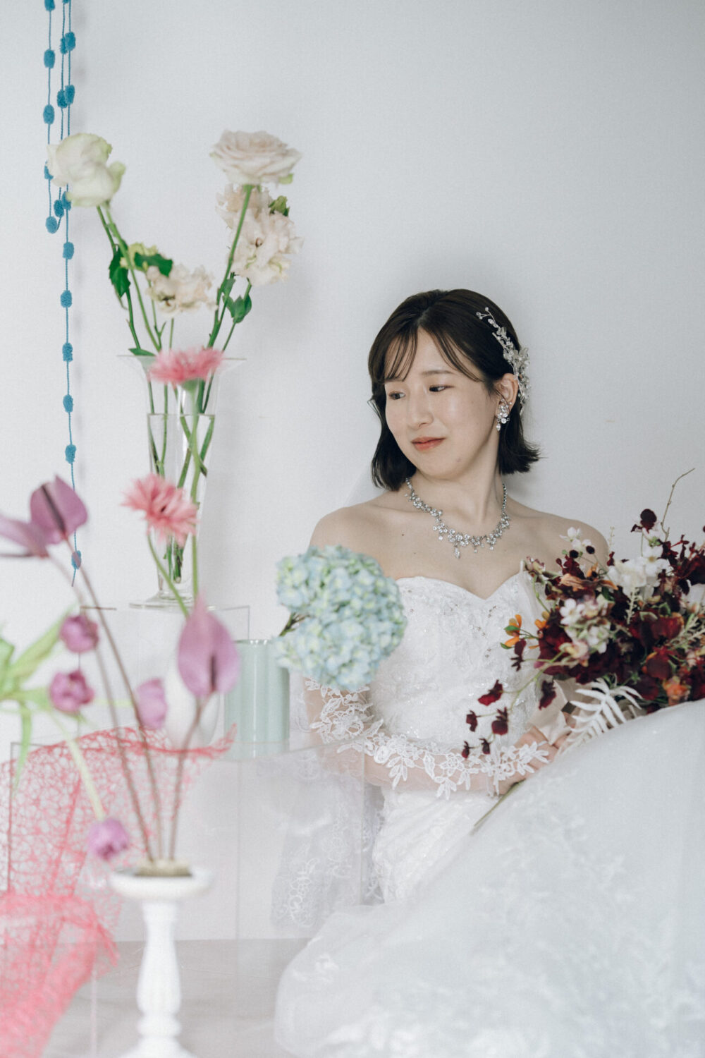 花と写真と結婚式の様子