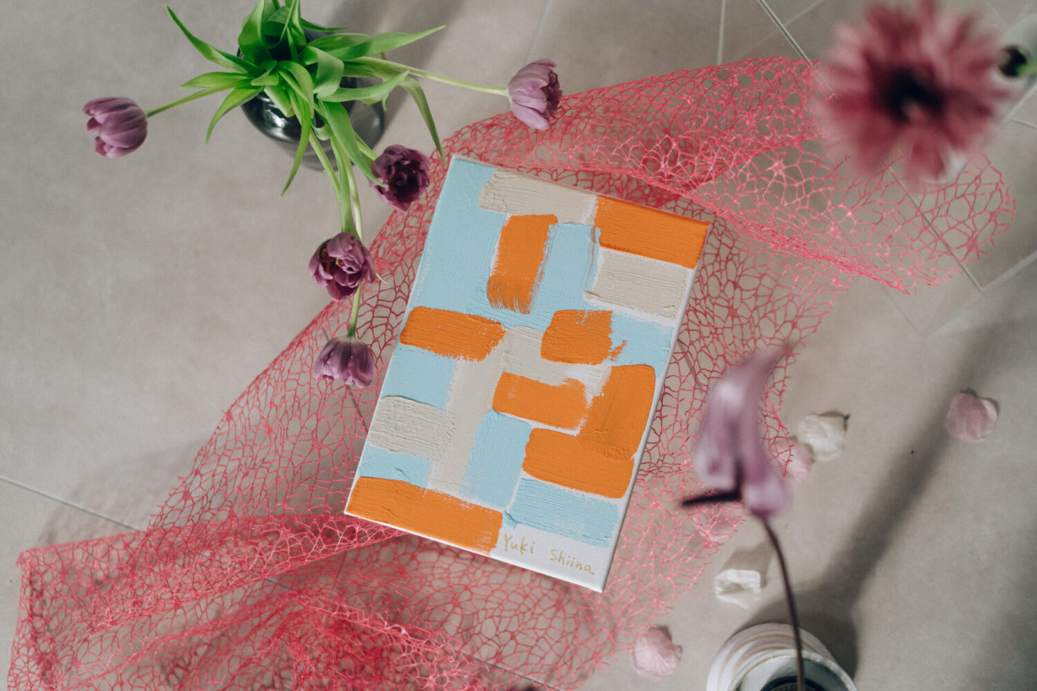 花と写真と結婚式の様子